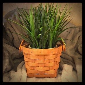 SMALL LONGABERGER BASKET WITH HANDLE